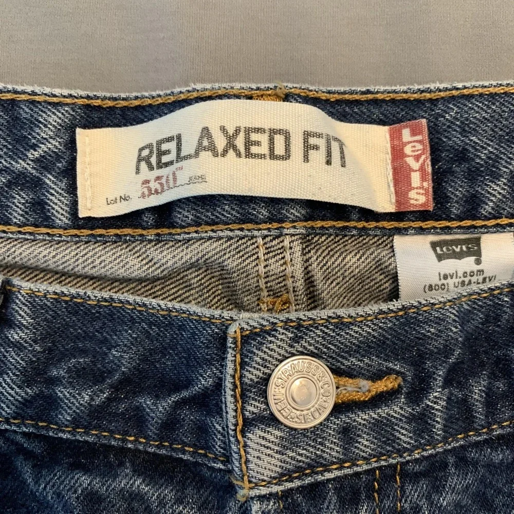 Levis 550 Jeans Mens 35x29 Blue Relaxed Fit‎ Tapered Leg Denim Distressed Pants